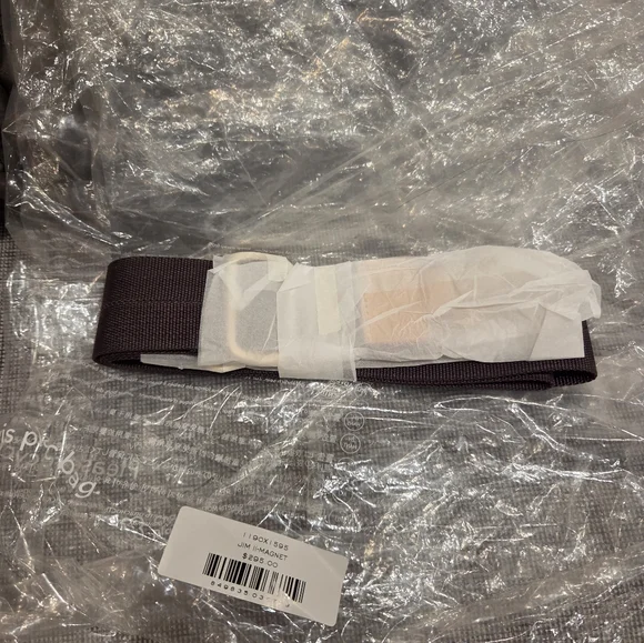 MZ Wallace Jim II - Magnet NWT - Picture 4 of 4